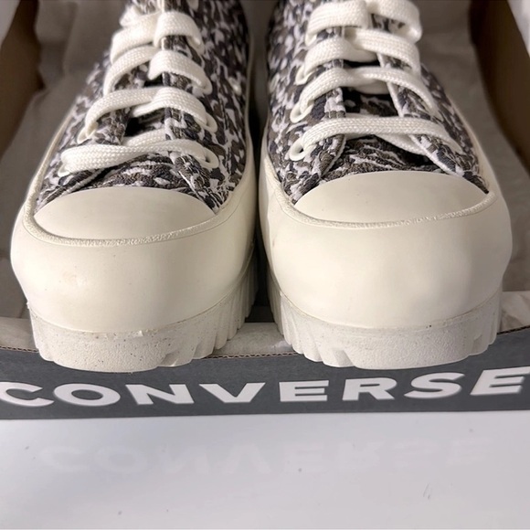NWT CONVERSE Chuck Taylor All Star Lugged 2.0 Jacquard in Sand Dune Sz. 6 W / 4M - Picture 6 of 13